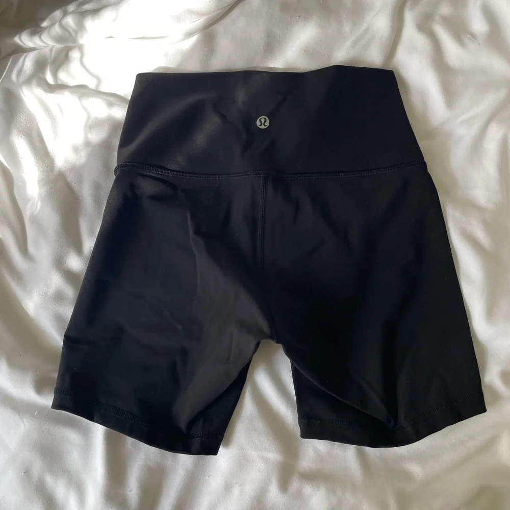 lululemon athletica Women's Black Biker Shorts Size 4